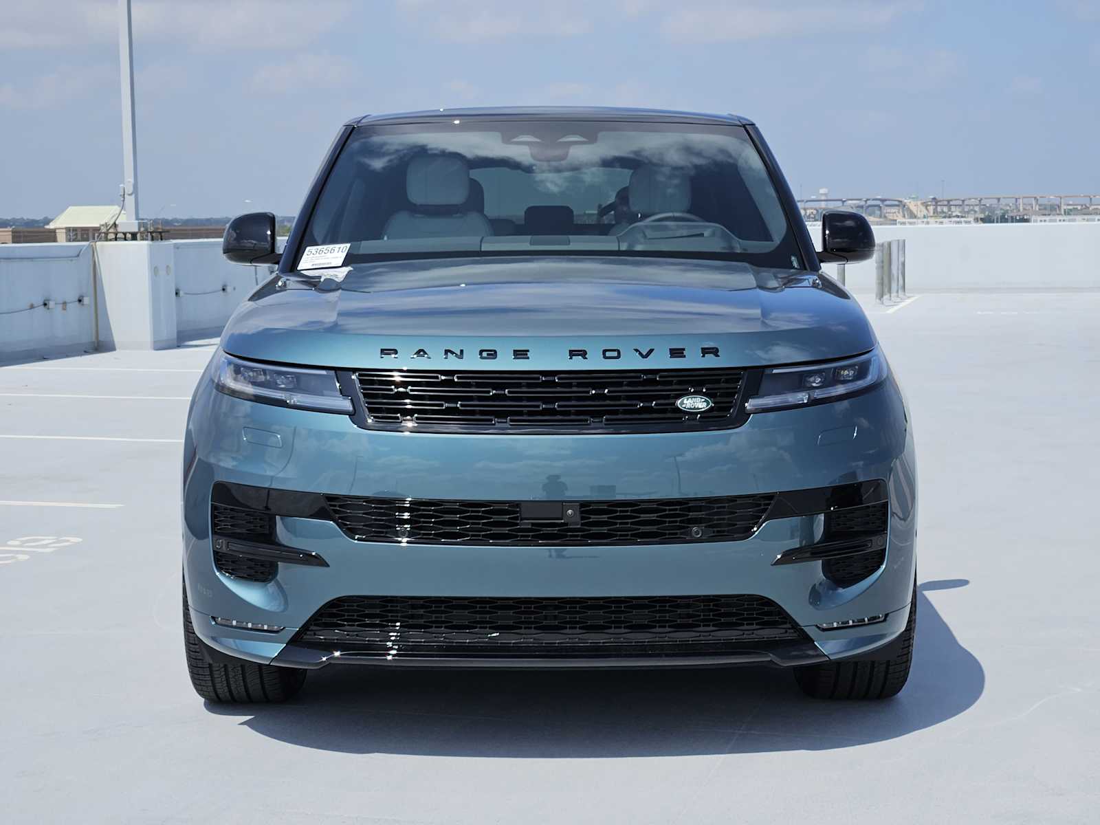 2025 Land Rover Range Rover Sport SE photo 2