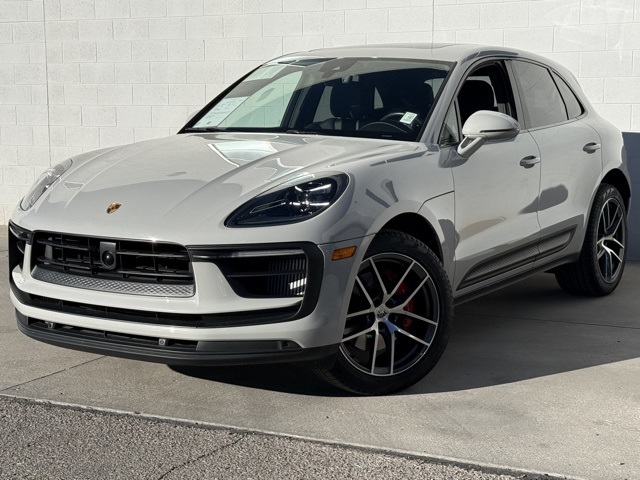 2023 Porsche Macan S's photo