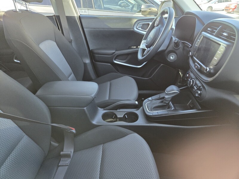 2023 Kia Soul LX photo 4