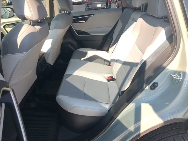 2023 Toyota RAV4 Hybrid XLE Premium photo 23