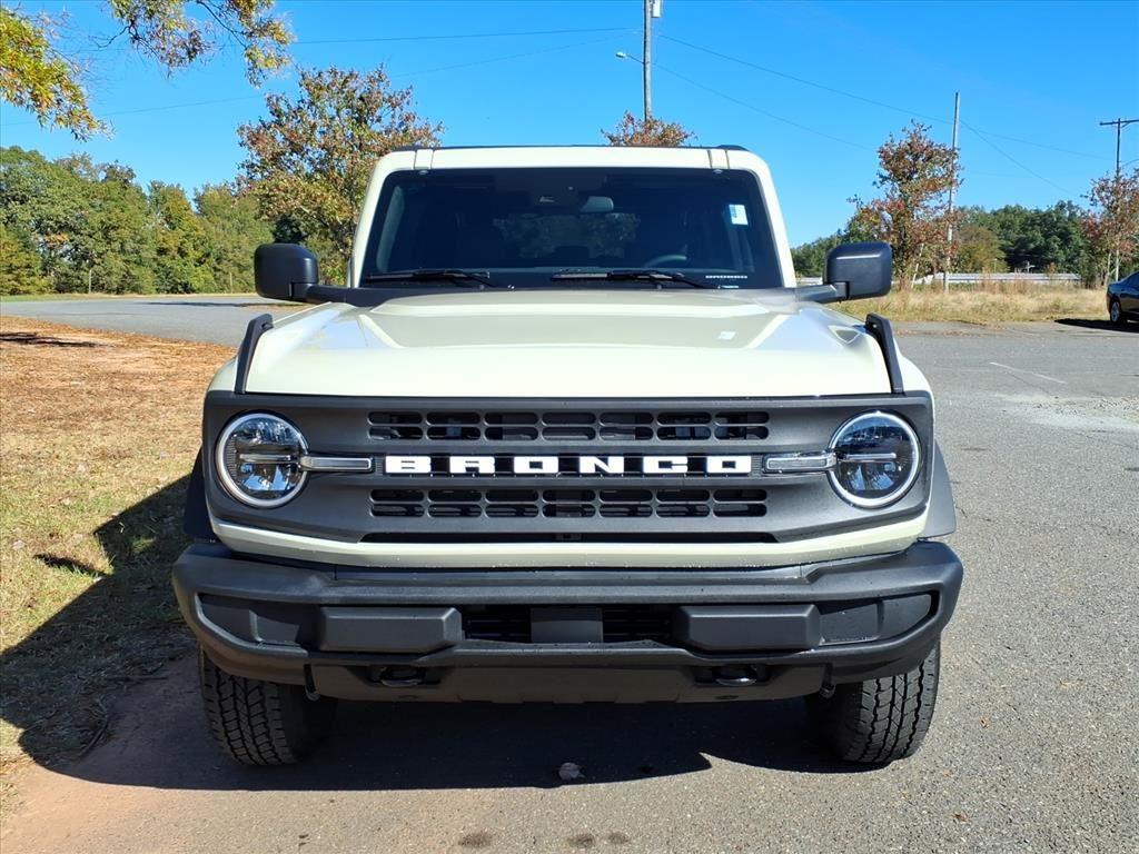 2025 Ford Bronco Big Bend photo 2