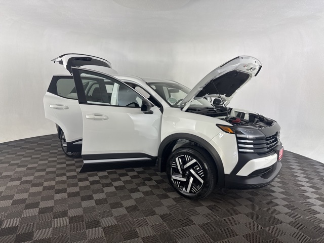 2026 Nissan Kicks SV photo 8
