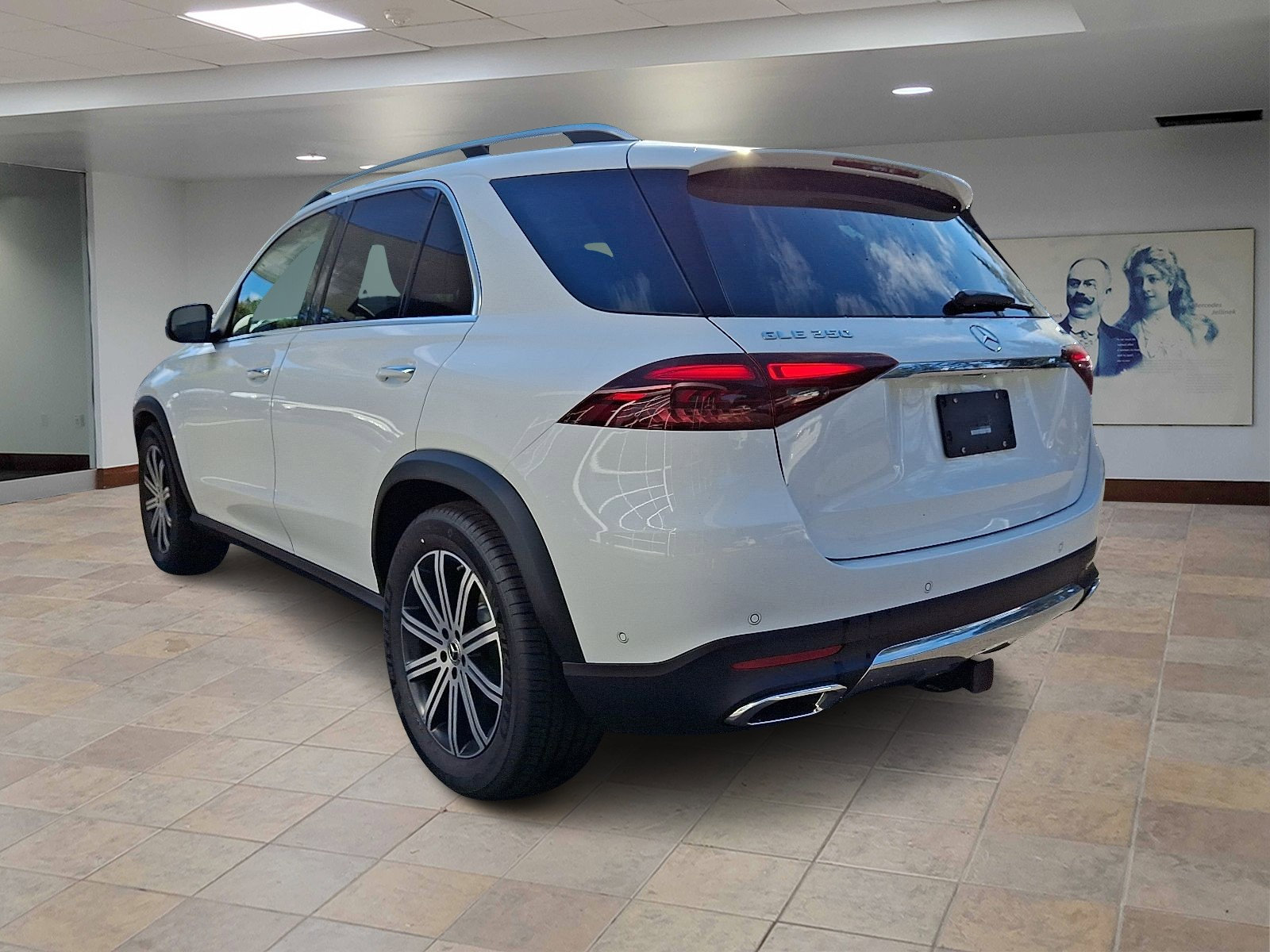 2026 Mercedes Benz GLE 350 4MATIC photo 4