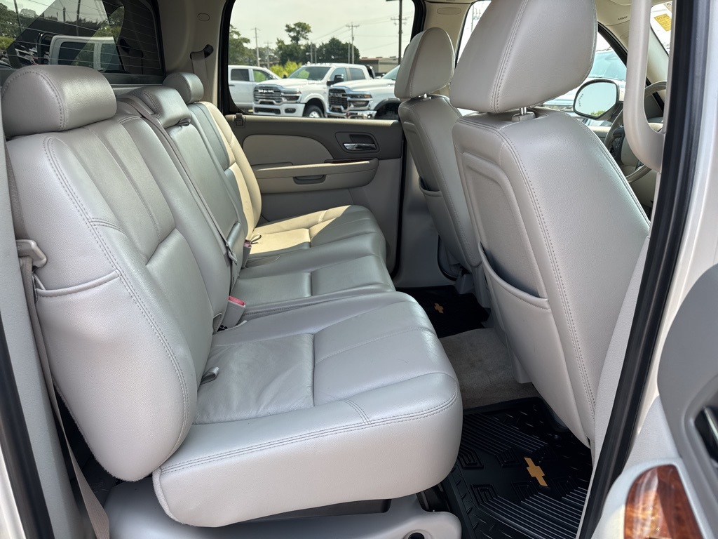 2008 Chevrolet Avalanche LTZ photo 14