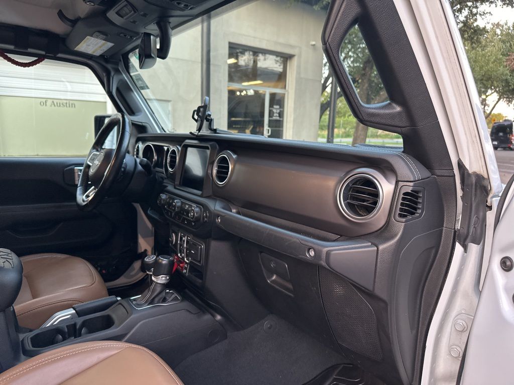 2020 Jeep Gladiator Rubicon photo 23