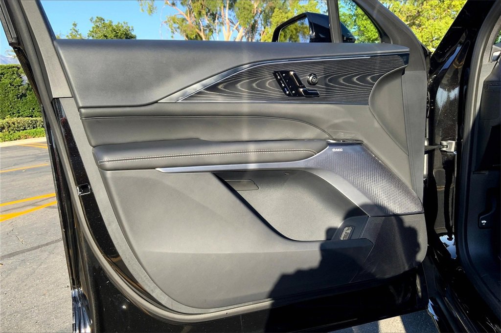 2026 Cadillac Lyriq photo 10
