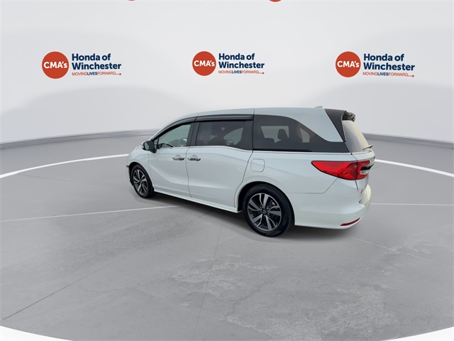 2022 Honda Odyssey Touring photo 3