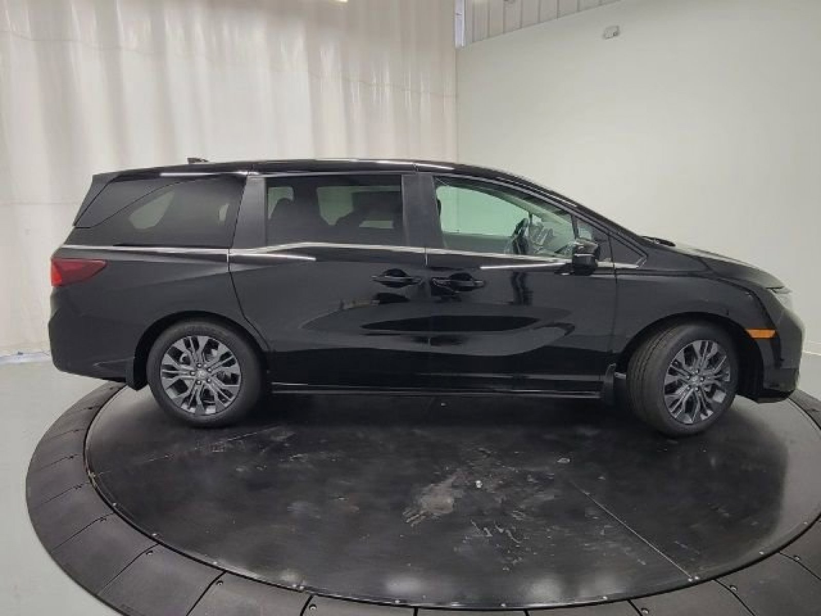 2026 Honda Odyssey Touring photo 27