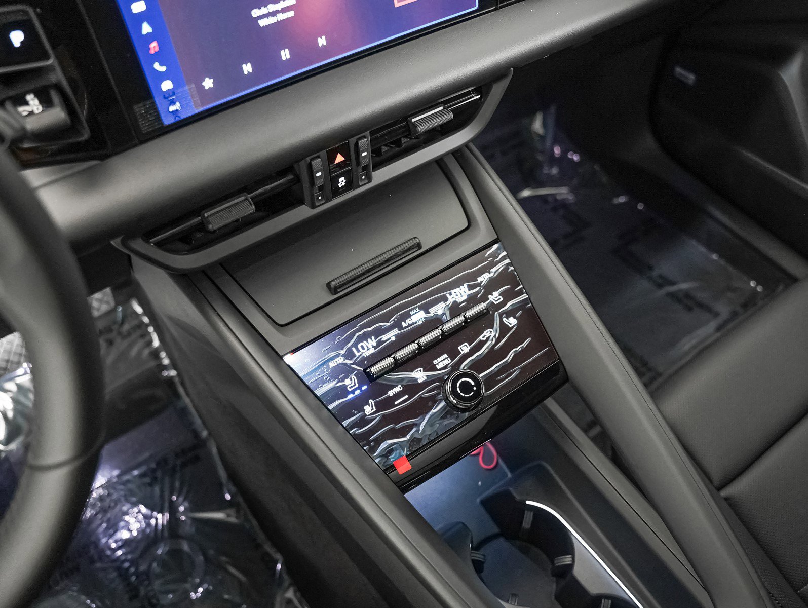 2025 Porsche Macan Electric photo 18