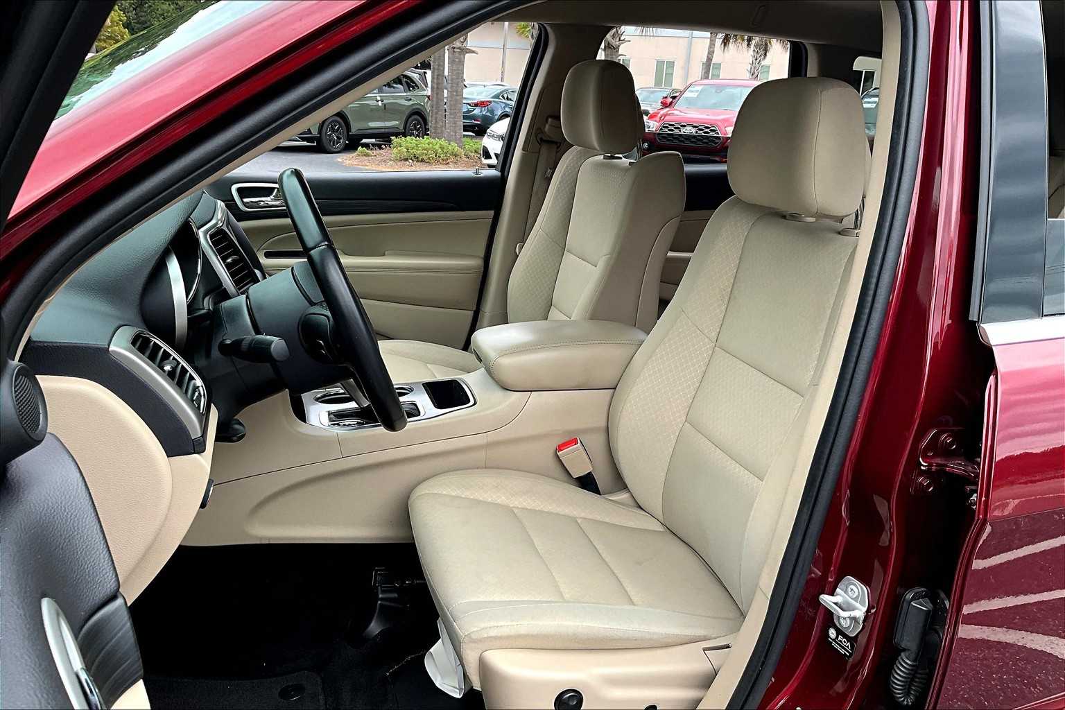 2021 Jeep Grand Cherokee Laredo E photo 7