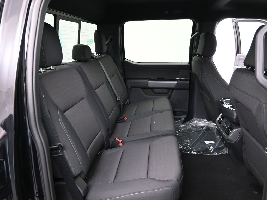 2025 Ford F-150 XLT photo 17