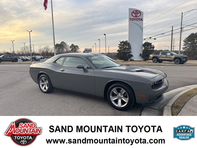 2018 Dodge Challenger SXT's photo