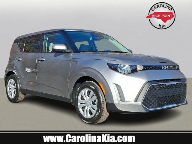 2025 Kia Soul LX's photo