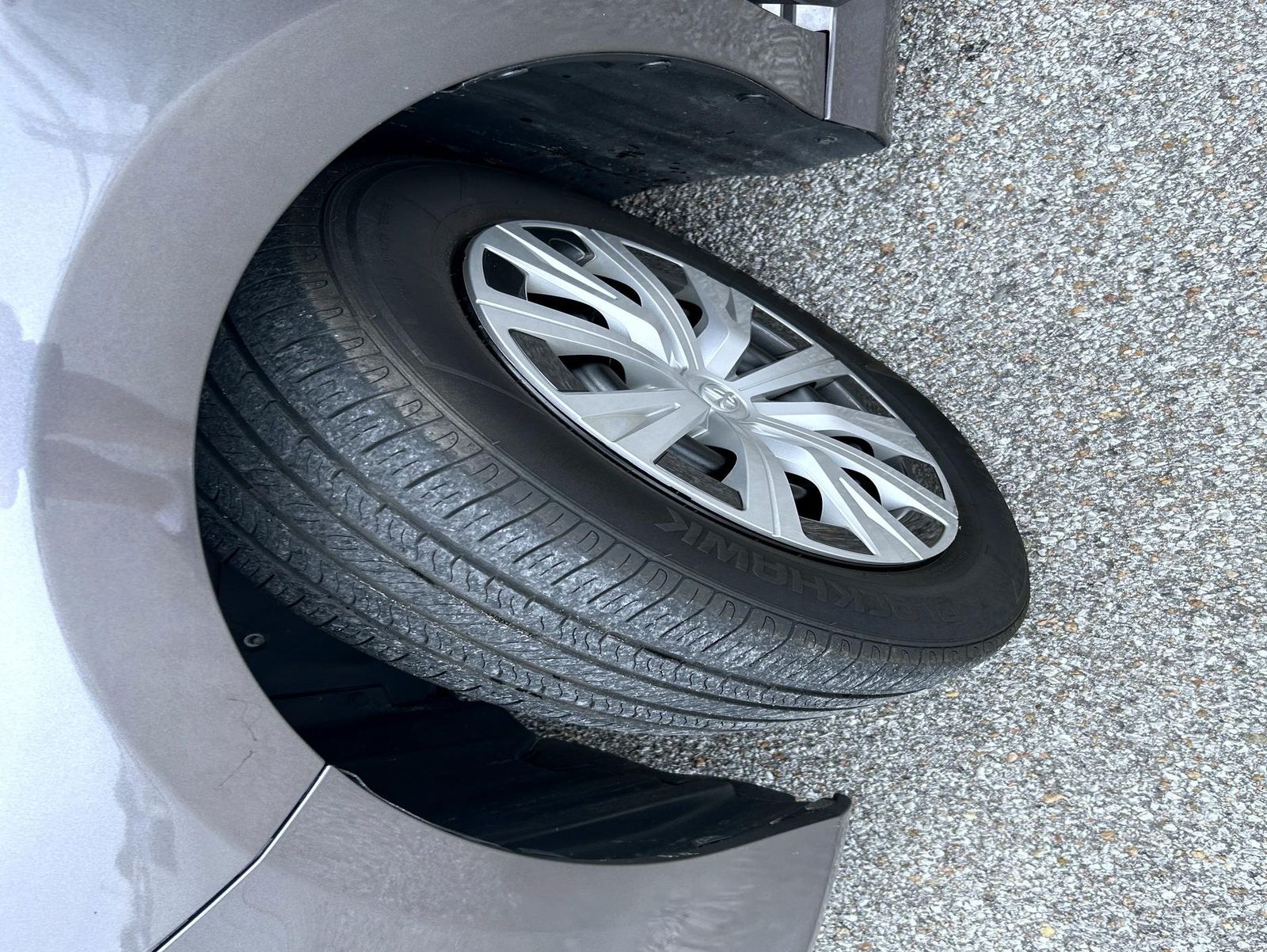2022 Toyota Camry Hybrid LE photo 18