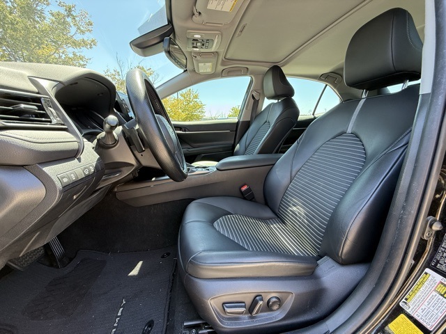 2021 Toyota Camry Hybrid SE photo 8