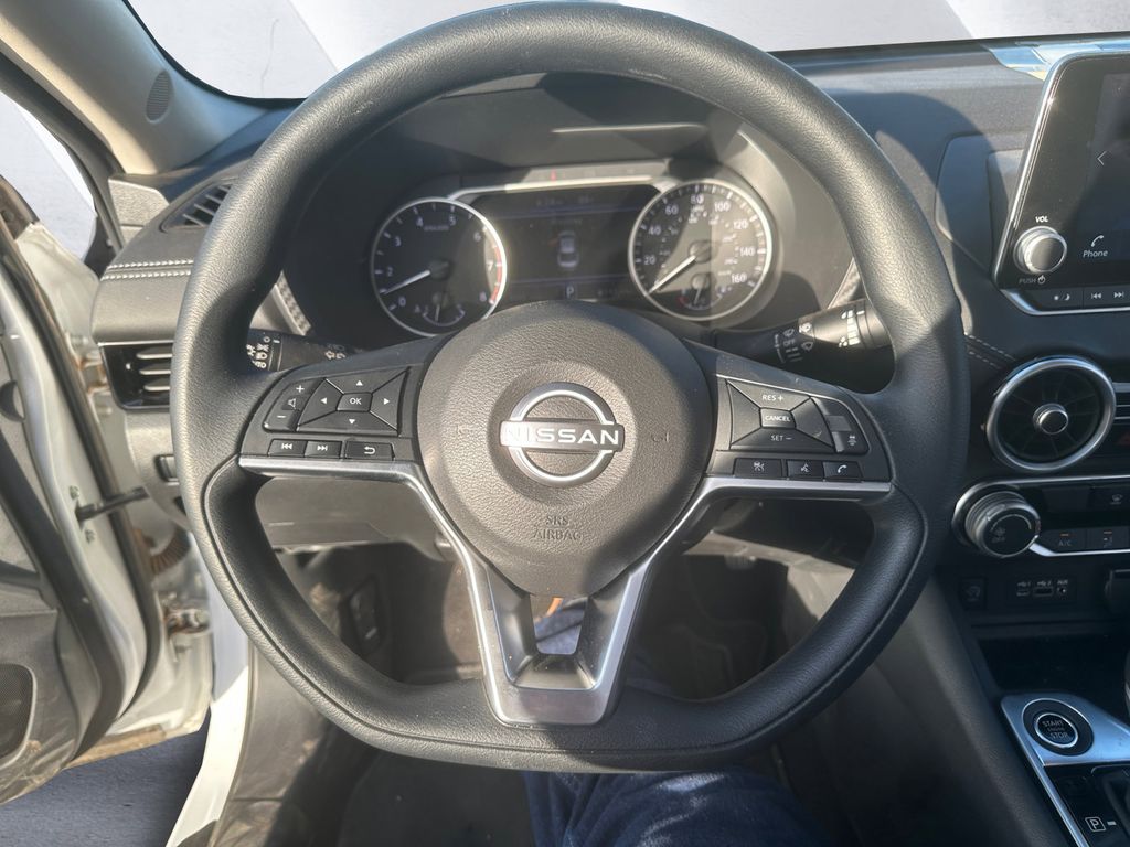 2025 Nissan Sentra SV photo 8