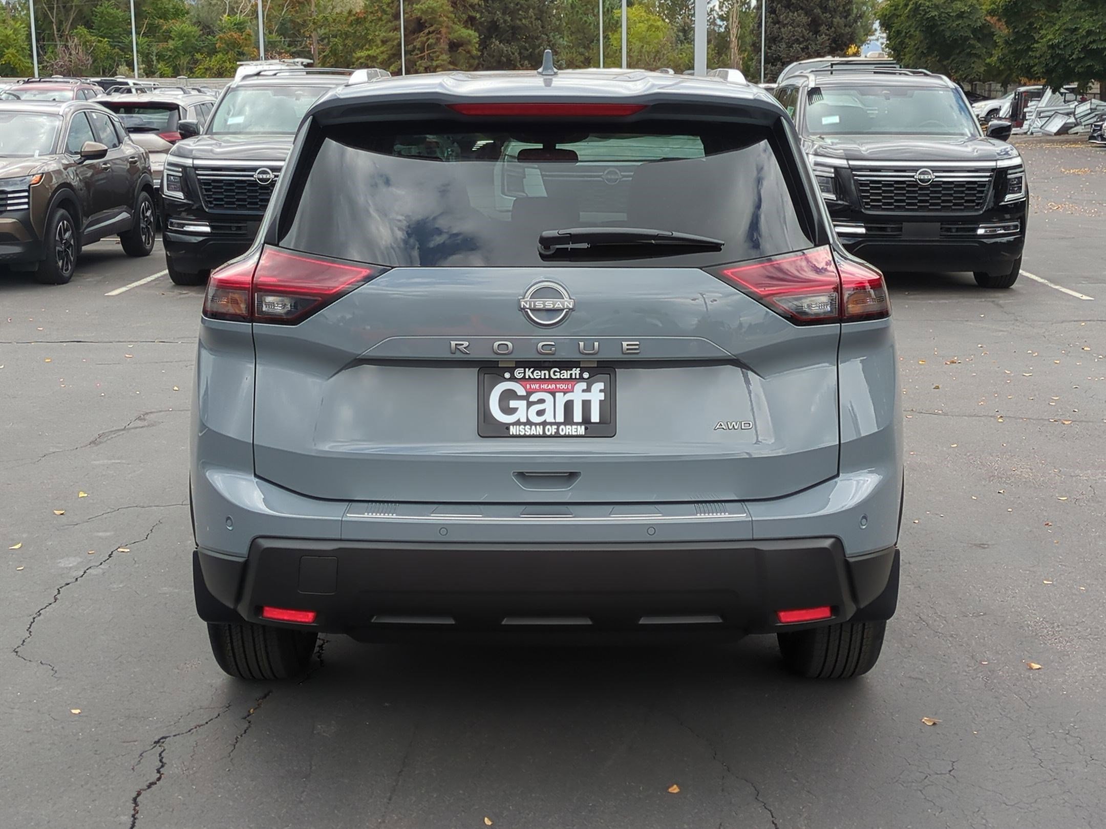 2026 Nissan Rogue SV photo 2