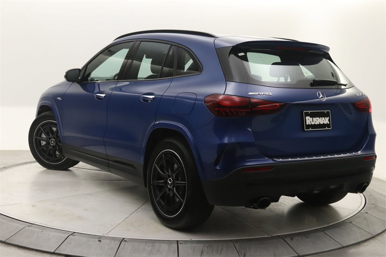 2025 Mercedes Benz GLA 35 AMG 4MATIC photo 2
