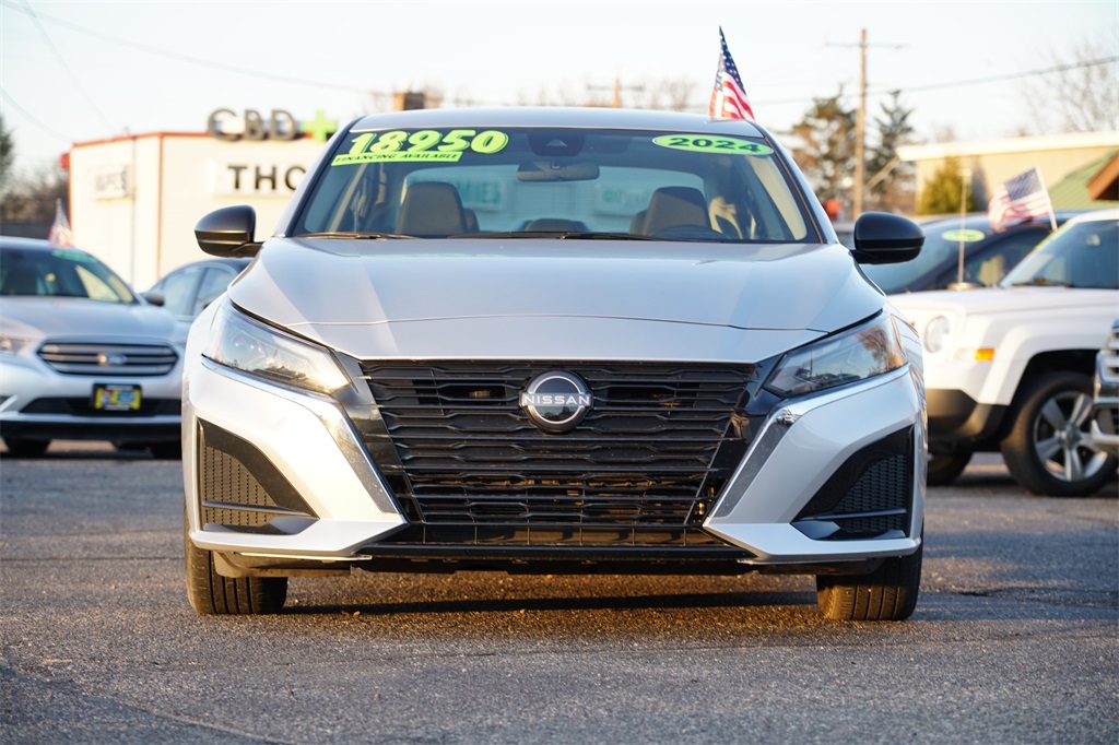 2024 Nissan Altima 2.5 SV photo 4