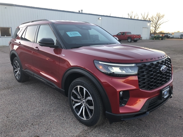 2025 Ford Explorer ST-Line photo 4