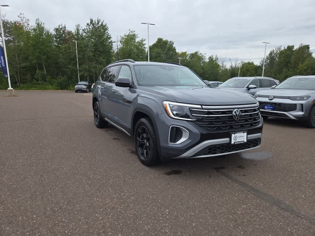 2025 Volkswagen Atlas Peak Edition SE photo 4
