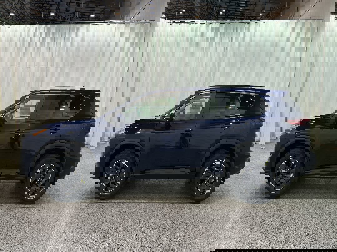 2026 Nissan Rogue SV photo 2