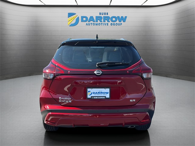 2023 Nissan Kicks SR photo 2