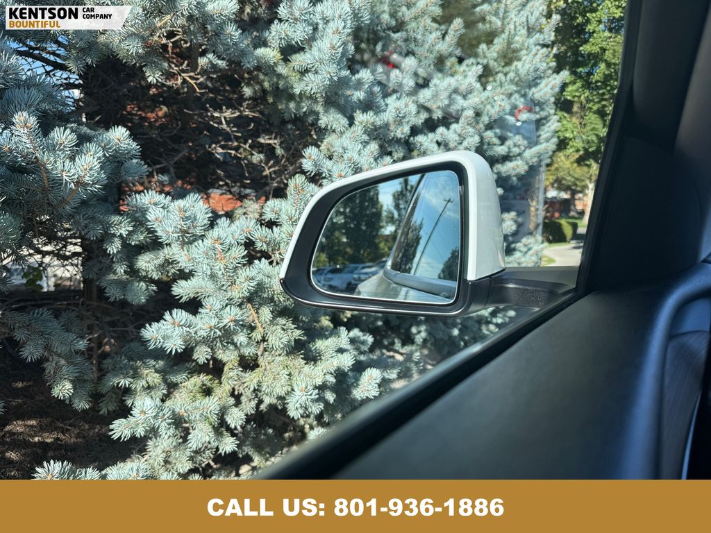 2022 Tesla Model Y Long Range photo 16