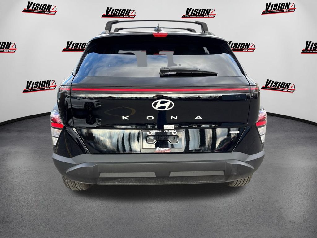 2025 Hyundai Kona SEL photo 4