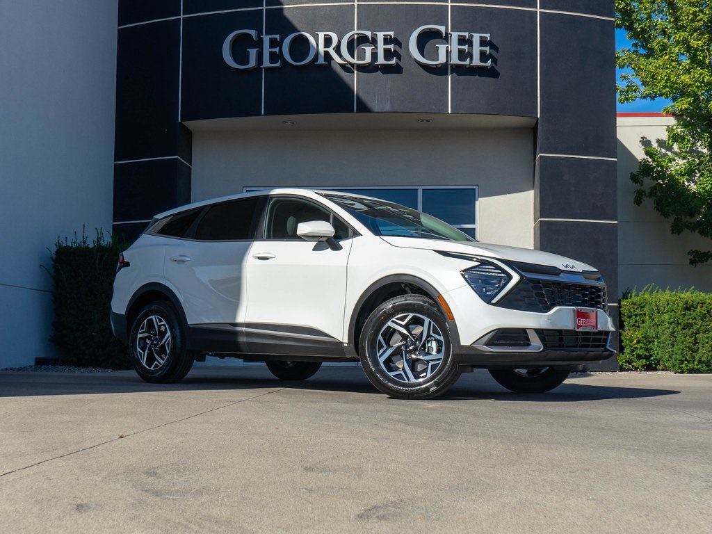 2025 Kia Sportage LX's photo