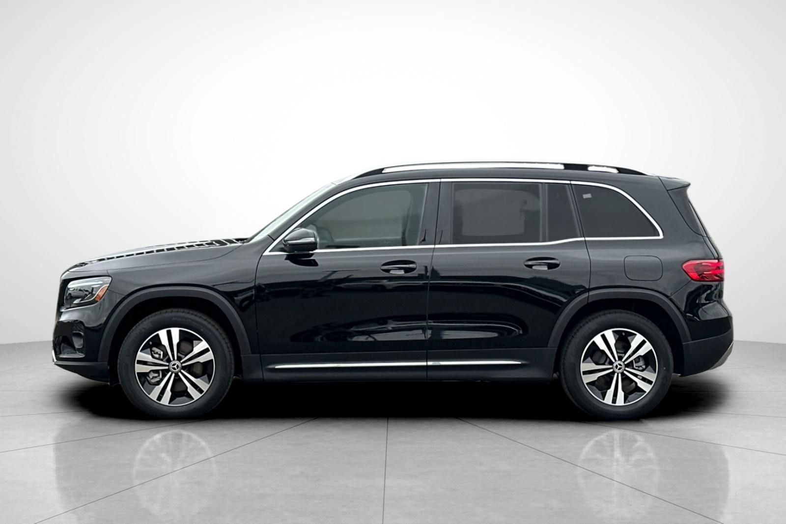 2025 Mercedes Benz GLB 250 photo 25