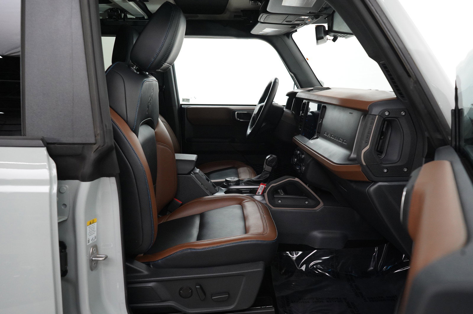 2024 Ford Bronco Outer Banks photo 10