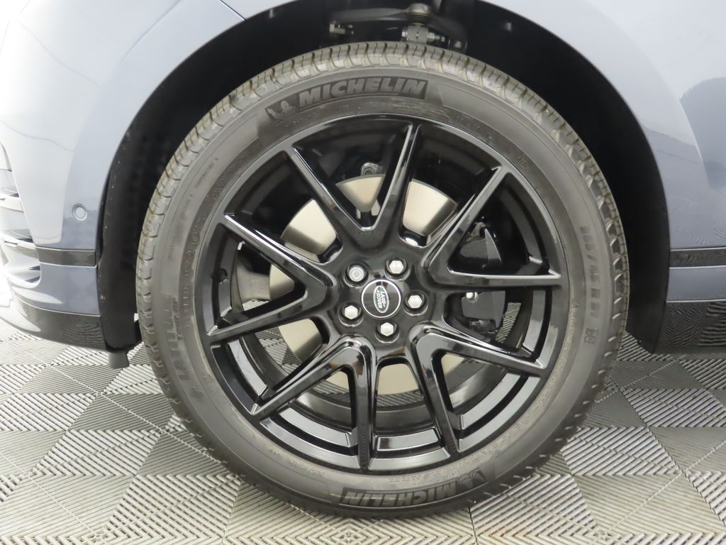 2026 Land Rover Range Rover Velar SE photo 29