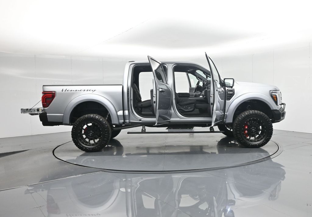 2025 Ford F-150 Lariat photo 3