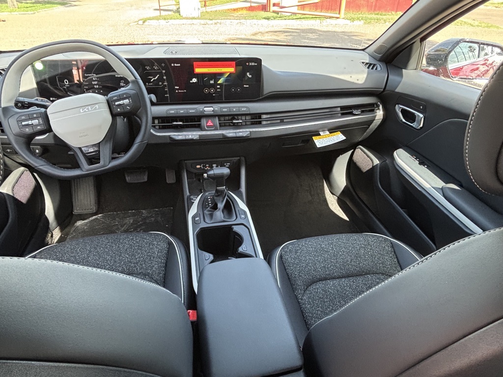 2025 Kia K4 GT-Line photo 11