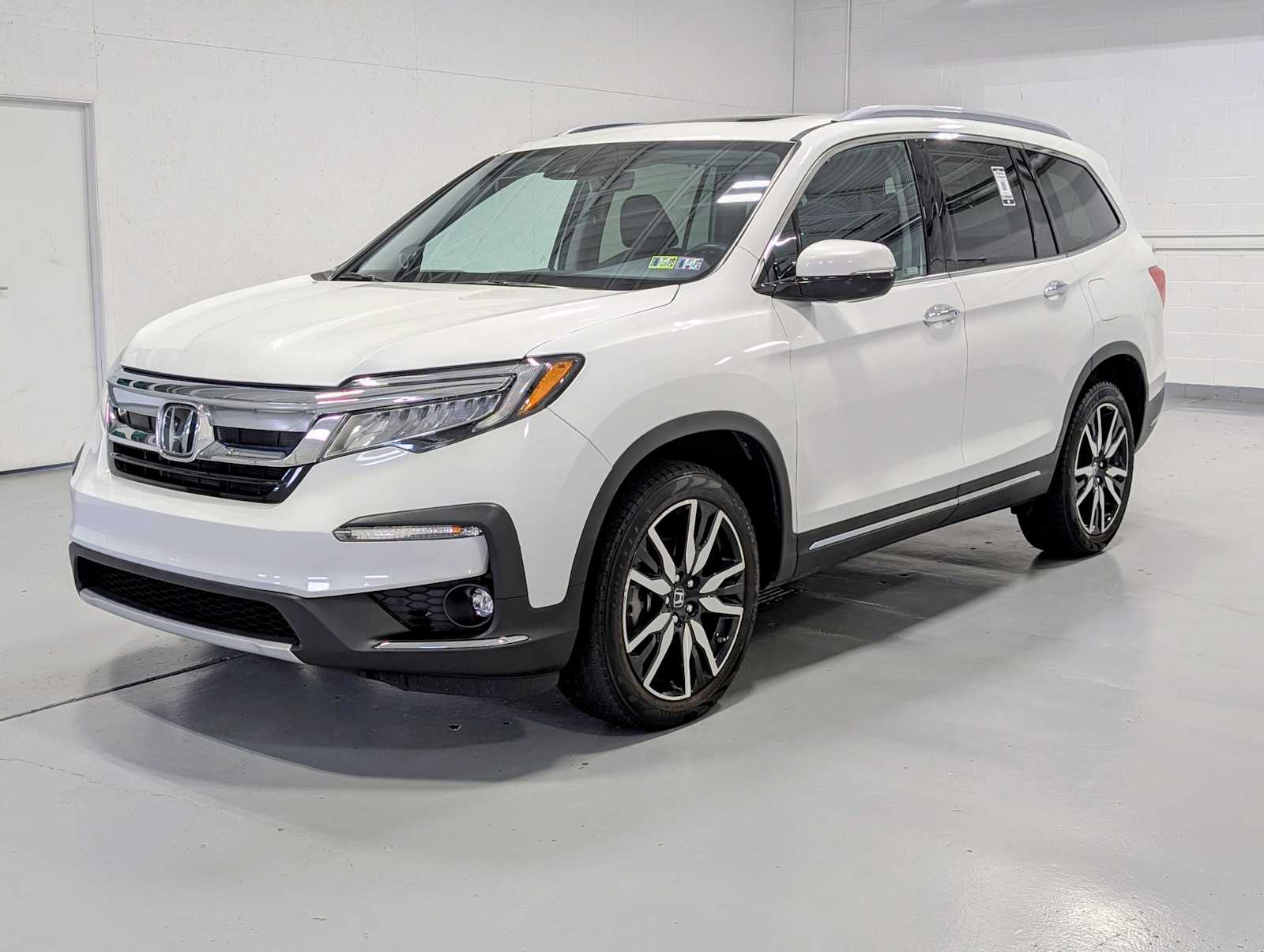 2022 Honda Pilot Elite's photo