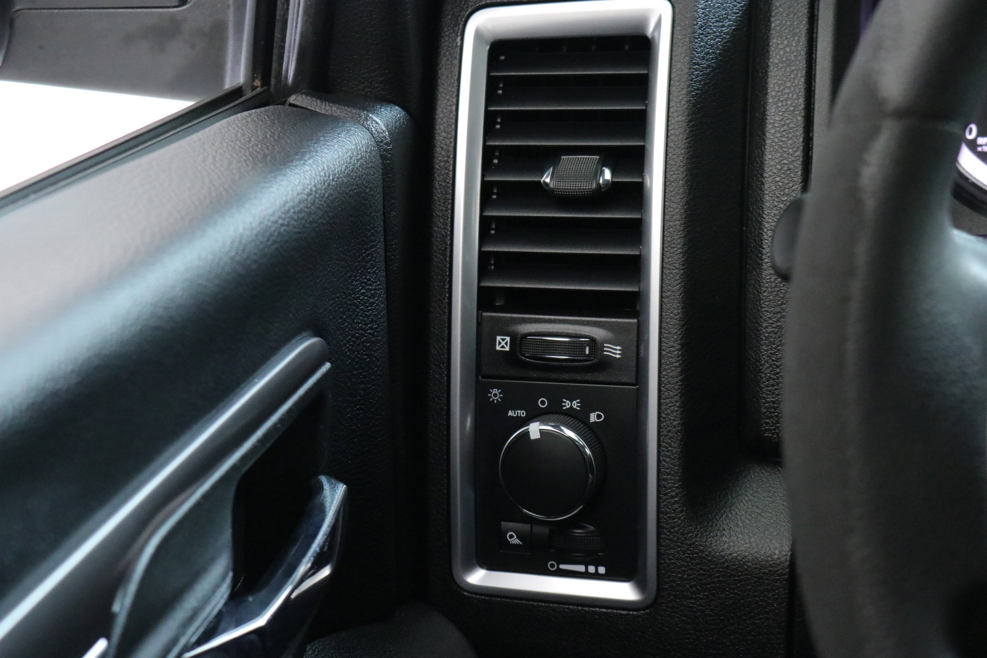 2021 Ram 1500 Classic Warlock photo 13