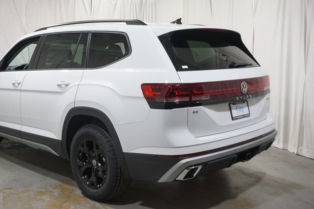 2025 Volkswagen Atlas Peak Edition SE photo 9