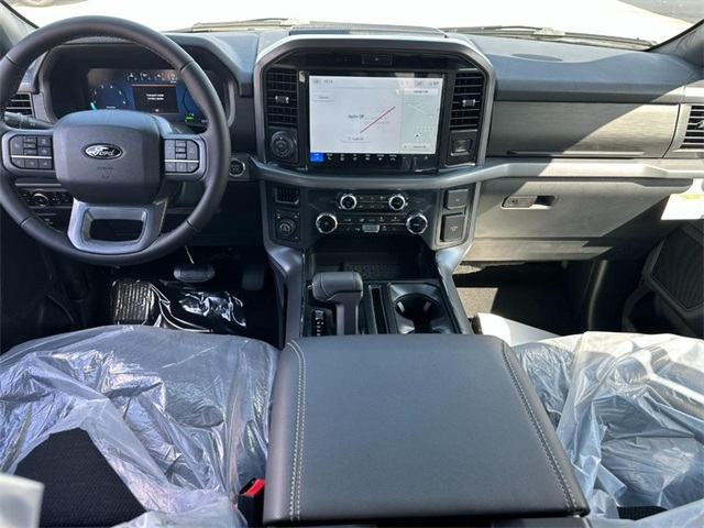 2025 Ford F-150 XLT photo 5