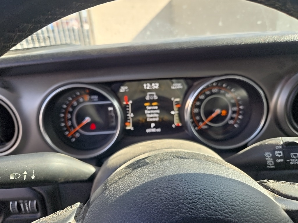 Used 2018 Gray Jeep Unlimited Sport S image 11