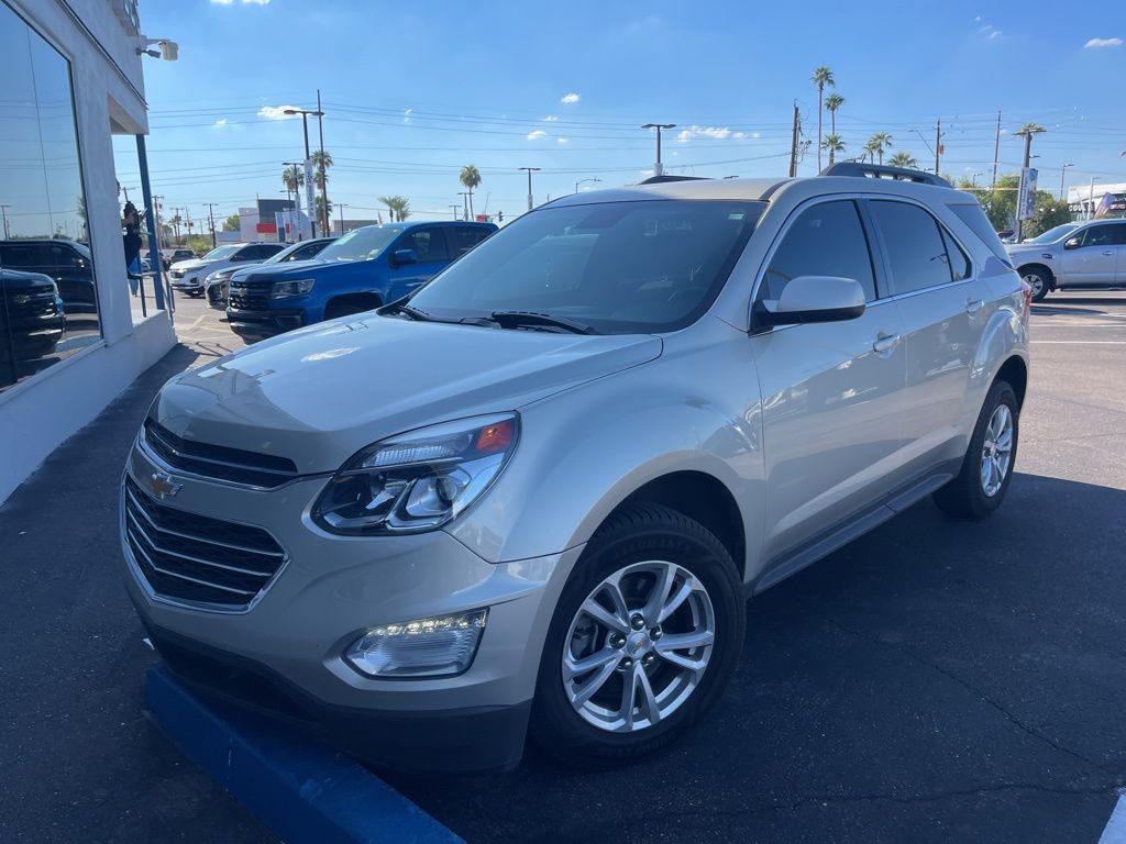 2016 Chevrolet Equinox LT photo 2