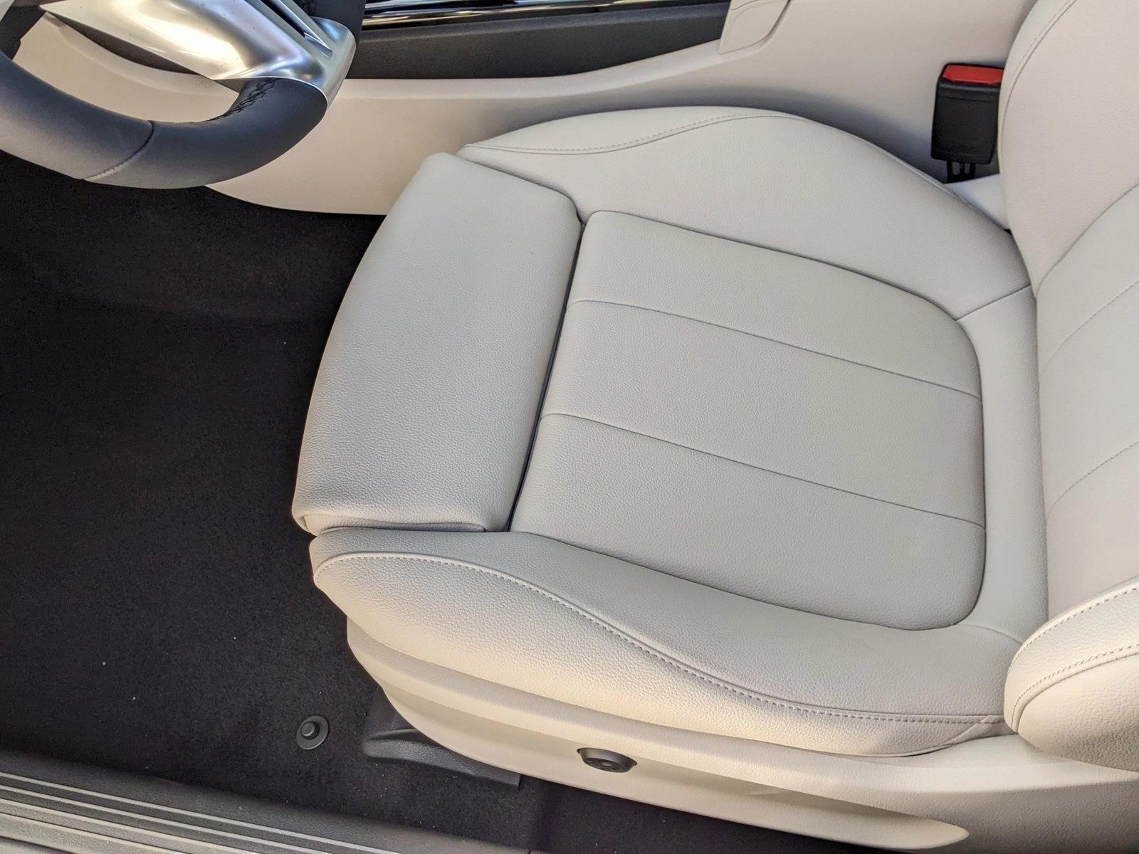 2025 Mercedes Benz CLA 250 4MATIC photo 4