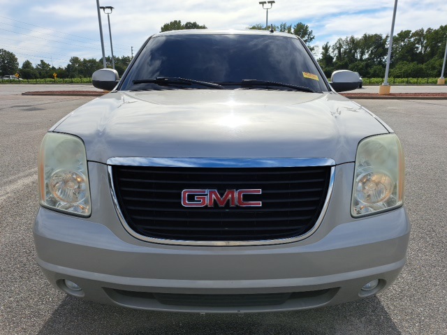 2007 Gmc Yukon SLE photo 3