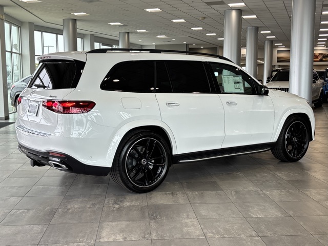 2025 Mercedes Benz GLS 450 4MATIC photo 3