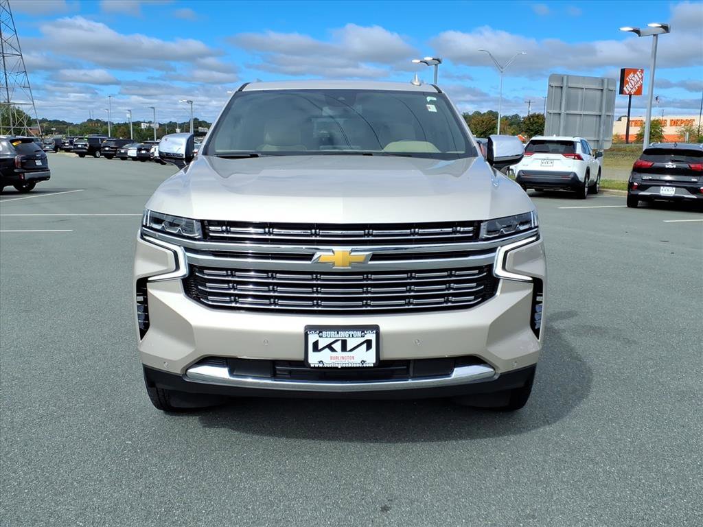 2024 Chevrolet Suburban Premier photo 2