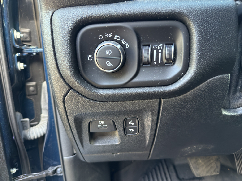 2021 Ram 1500 Laramie photo 28
