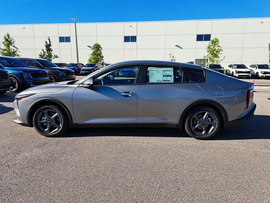 2025 Kia K4 LXS photo 8