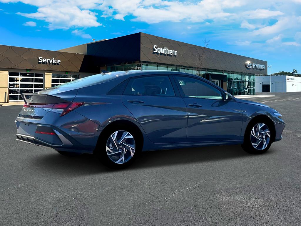 2025 Hyundai Elantra SEL Sport photo 7
