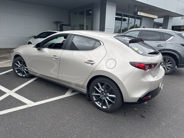 2022 Mazda Mazda3 Preferred photo 2