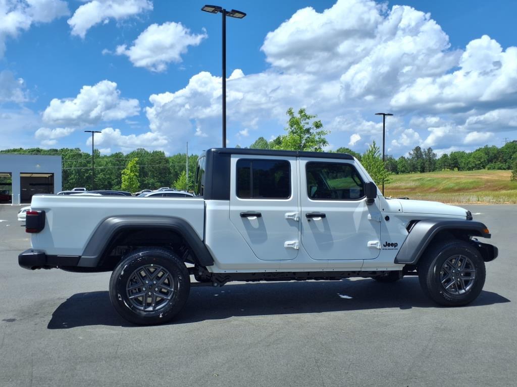 2025 Jeep Gladiator Sport S photo 19
